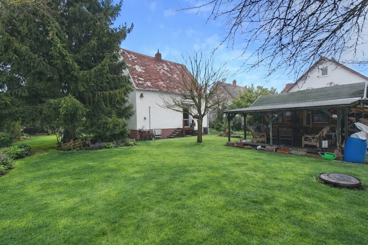 Siedlerhaus auf großem Grundstück!