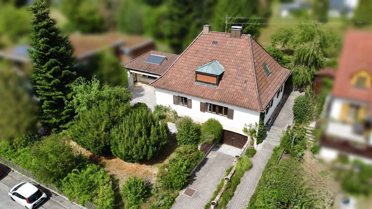Einfamilienhaus mit großem Gestaltungspotenzial in begehrter Lage von Aystetten!