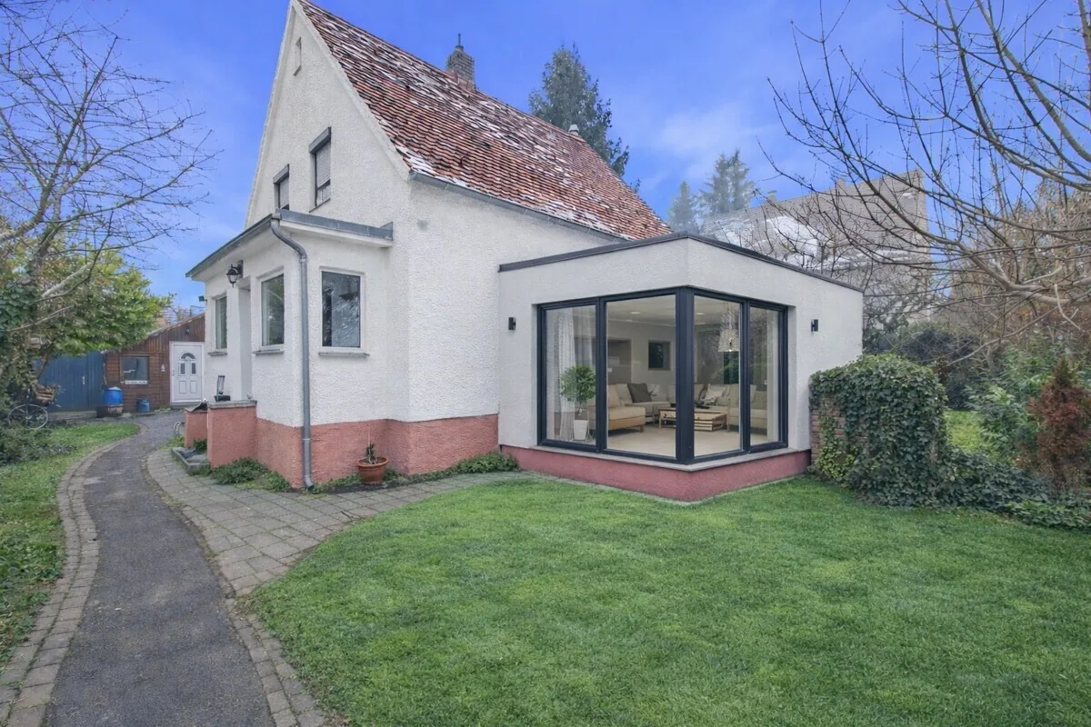 Siedlerhaus auf großem Grundstück!