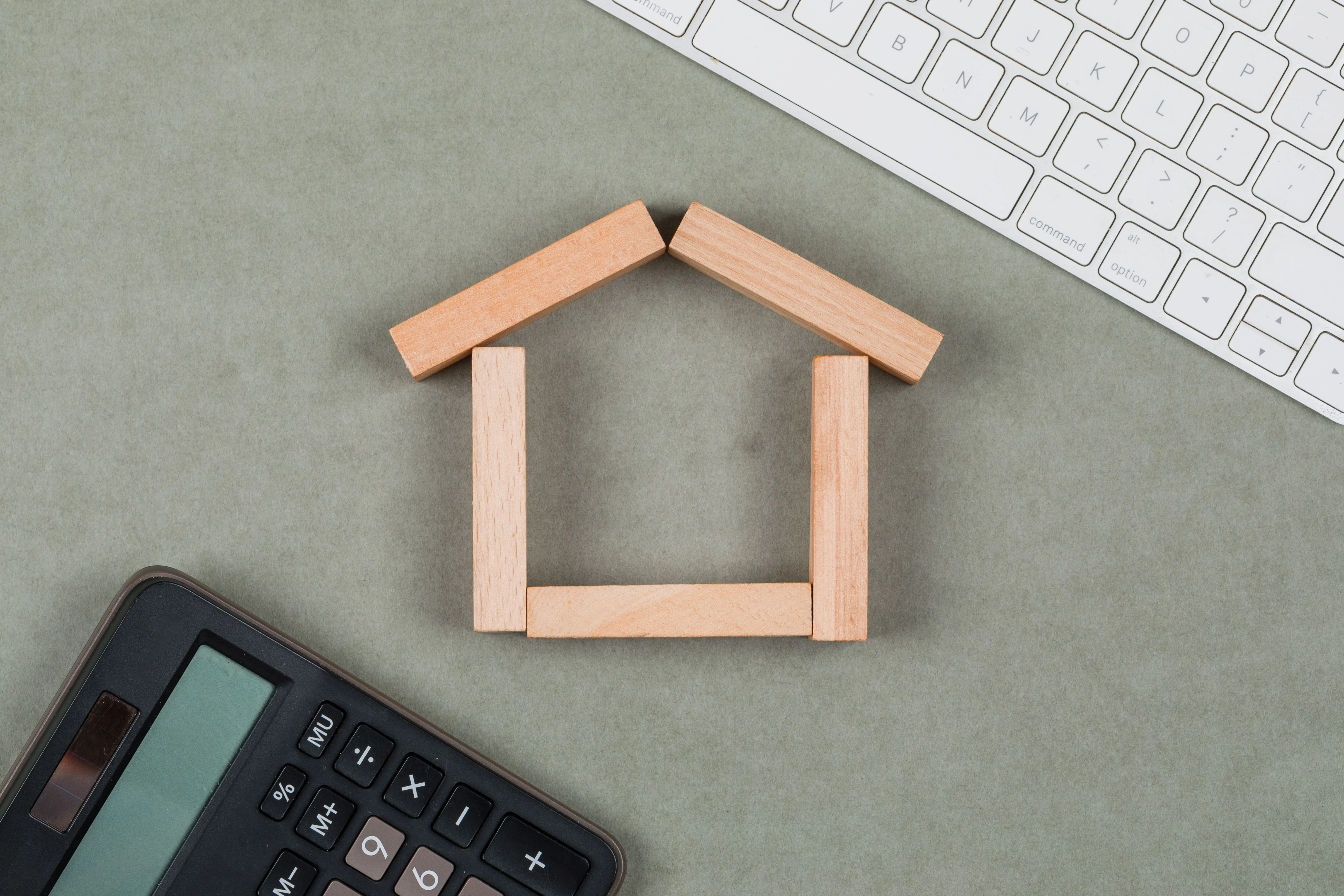 Haus verkaufen trotz Kredit: Grundschuld, Bank und Bewertung einfach erklärt